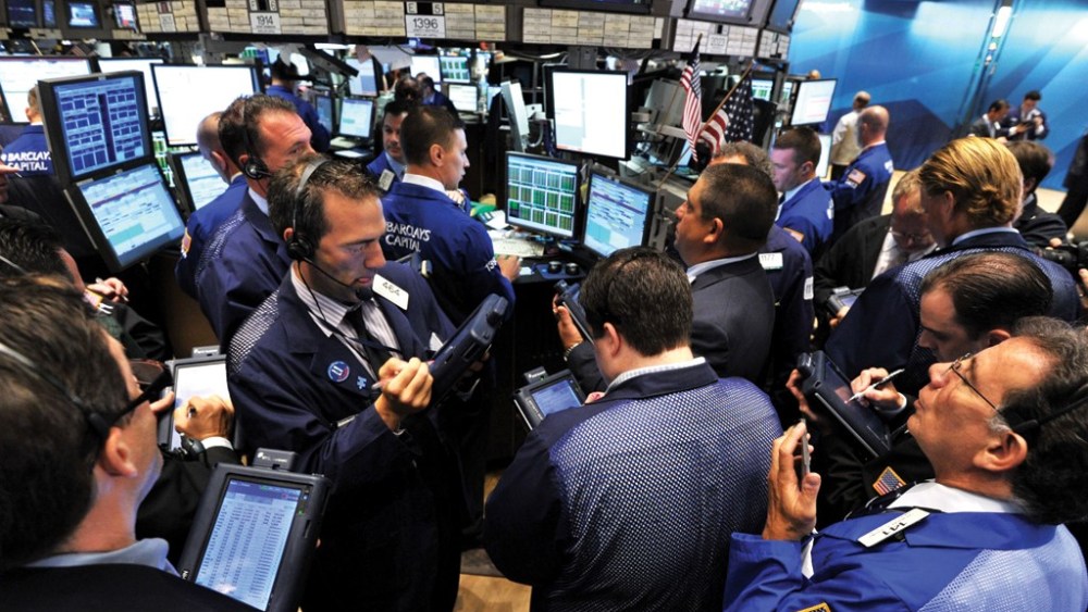 Genesco, Lands' End Beat Earnings Estimates as Stock Market Rallies