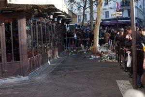 Paris street outside cafe