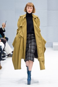 Balenciaga RTW Fall 2016