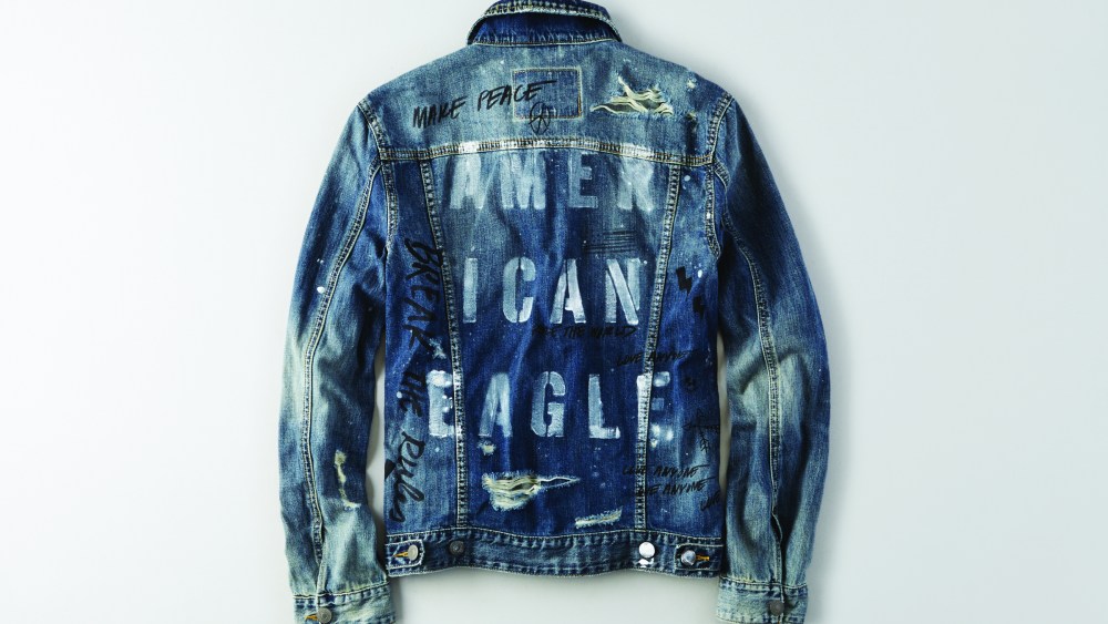American Eagle Shares Slip as Earnings Fall