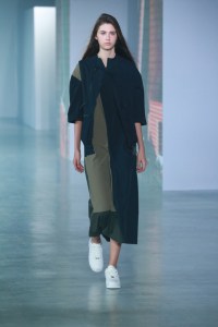 A look from Oqliq's spring 2020 collection
