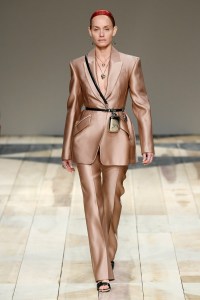 Amber Valletta on the catwalk