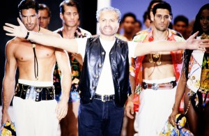 Designer Gianni Versace and models close his Spring 1993 menswear collection runway show.