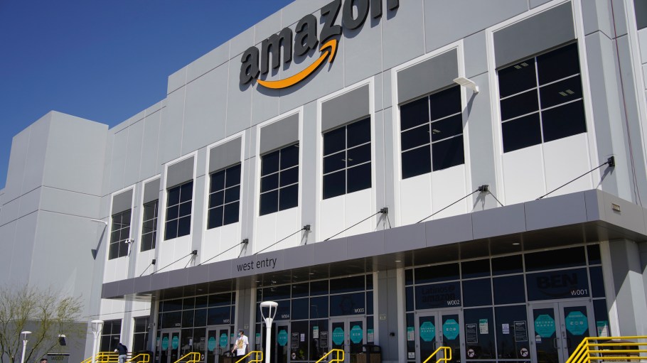 Wall Street Journal's deep dive into Amazon's reported department store launch reveals a fashion-focused and tech-driven experience.