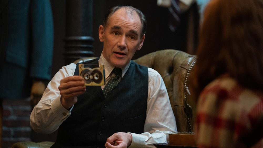Mark Rylance stars as "Leonard" in director Graham Moore's THE OUTFIT, a Focus Features release. Courtesy of Nick Wall / Focus Features