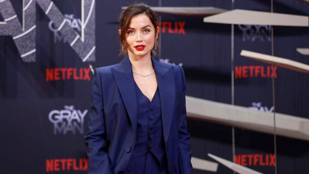 Cuban-Spanish actress Ana de Armas poses on the red carpet for the Special Screening of Netflixs "The Gray Man" at the Zoo Palast cinema in Berlin on July 18, 2022. (Photo by DAVID GANNON / AFP) (Photo by DAVID GANNON/AFP via Getty Images)
