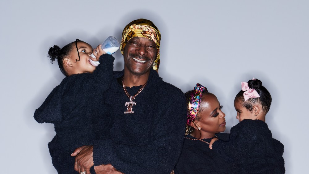 Snoop Dogg and Shantee Broadus with Lunda and Journey