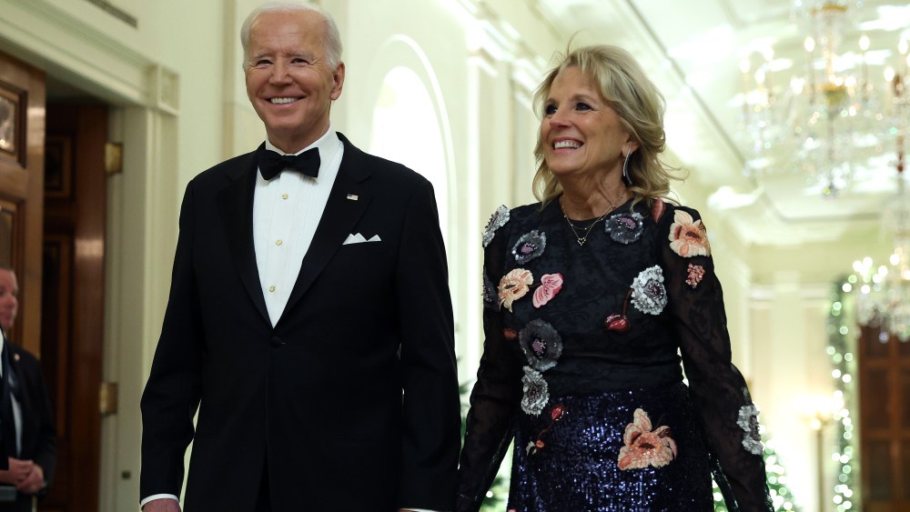 WASHINGTON, DC - DECEMBER 04: U.S. President Joe Biden and First Lady Jill Biden arrive for a reception for the 2022 Kennedy Center honorees at the White House on December 04, 2022 in Washington, DC. This year's honorees include actor and filmmaker George Clooney; singer-songwriter Amy Grant; singer Gladys Knight; composer Tania León; and Irish rock band U2, comprised of band members Bono, The Edge, Adam Clayton, and Larry Mullen Jr. (Photo by Kevin Dietsch/Getty Images)