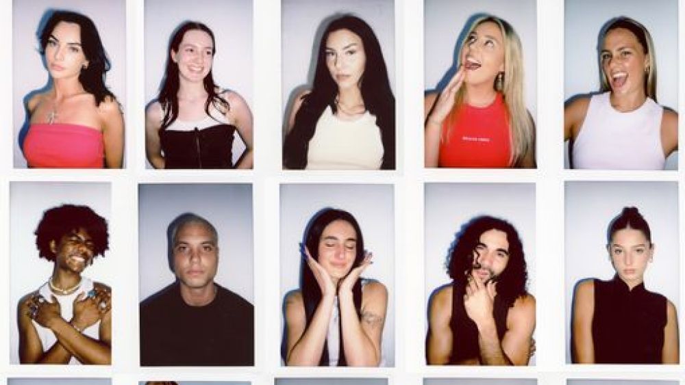 ABrand Jeans has started a global model search for the company's new face.