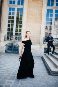 Street style at Paris Couture 2024 Fashion Week.