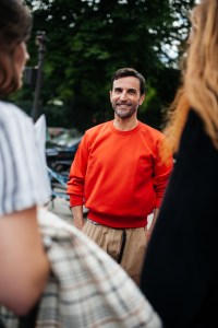 Street style at Paris Couture 2023 Fashion Week.