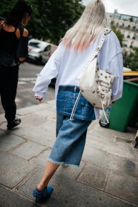Street style at Paris Couture 2023 Fashion Week.