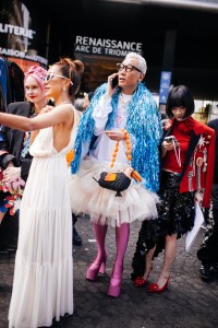 Street style at Paris Couture 2023 Fashion Week.