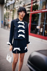 Street style at Paris Couture 2023 Fashion Week.