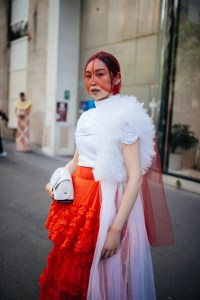 Street style at Paris Couture 2023 Fashion Week.