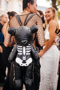 Street style at Paris Couture 2023 Fashion Week.
