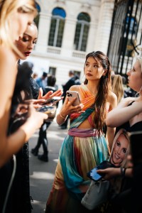 Street style at Paris Couture 2023 Fashion Week.