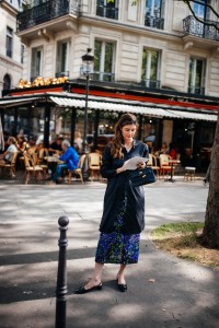 Street style at Paris Couture 2023 Fashion Week.