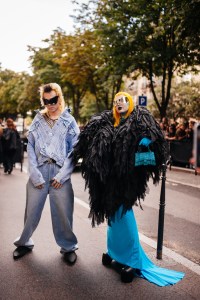 Street style at Paris Couture 2023 Fashion Week.
