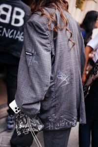 Street style at Paris Couture 2023 Fashion Week.