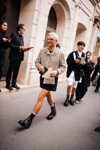 Street style at Paris Couture 2023 Fashion Week.