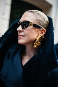 Street style at Paris Couture 2023 Fashion Week.