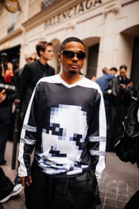 Street style at Paris Couture 2023 Fashion Week.
