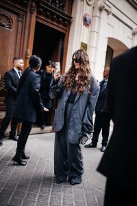 Street style at Paris Couture 2023 Fashion Week.