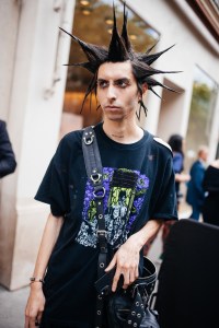 Street style at Paris Couture 2023 Fashion Week.