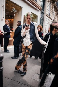Street style at Paris Couture 2023 Fashion Week.