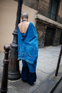 Street style at Paris Couture 2023 Fashion Week.