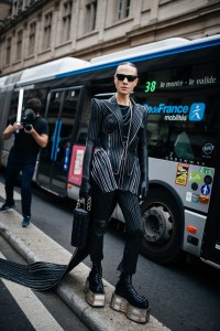 Street style at Paris Couture 2023 Fashion Week.