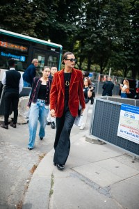 Street style at Paris Couture 2023 Fashion Week.