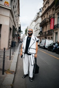 Street style at Paris Couture 2023 Fashion Week.