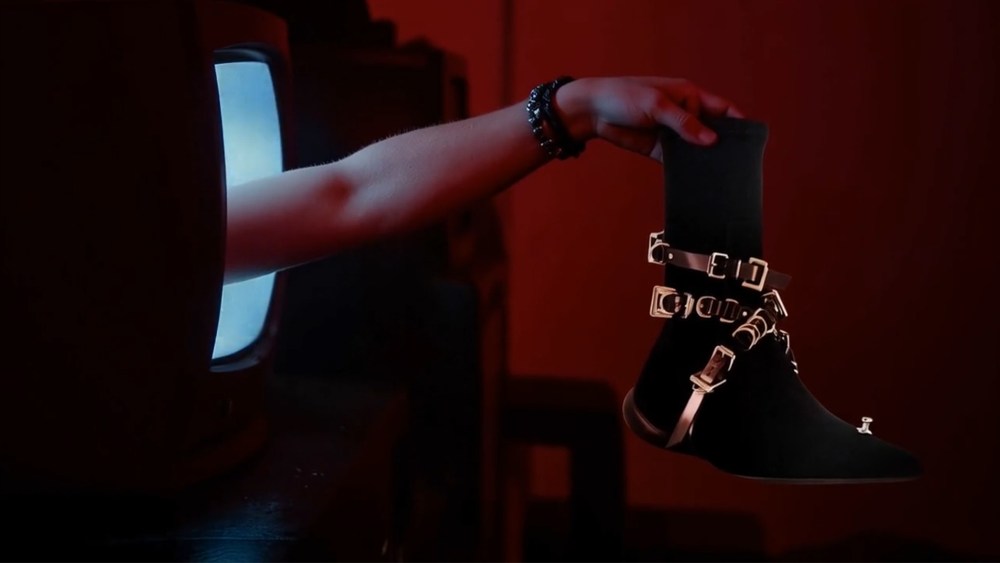 A still from the "As Seen On TV" short movie by RickDick that indie accessories 13 09 SR unveiled as part of its carpool traveling presentation, one of the best formats of the season.