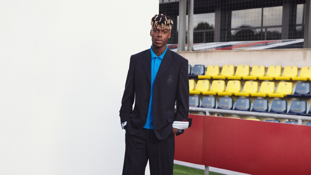 Spanish football player Nico Williams in Loewe.